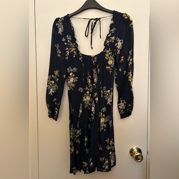 Reformation Remi Dress - Picture 4 of 8